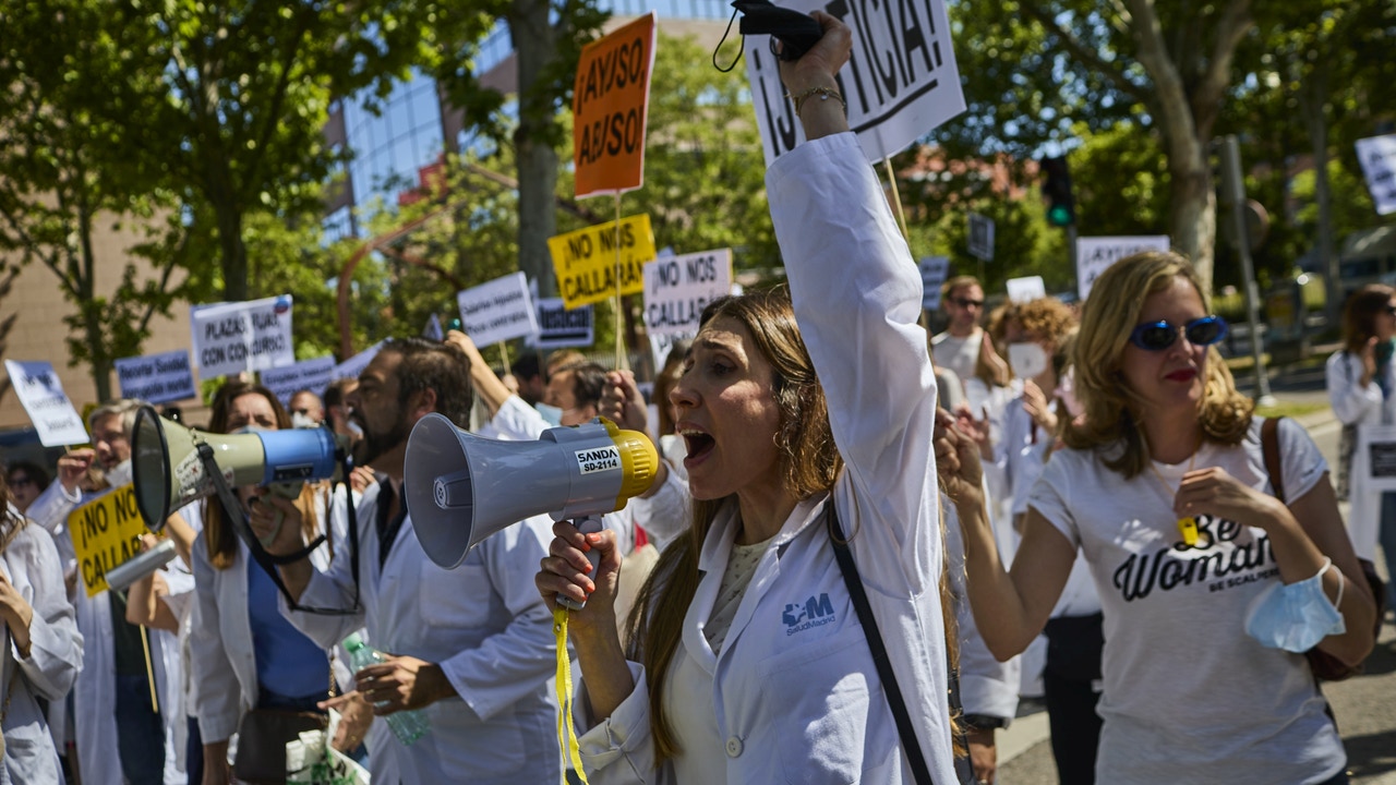 Los médicos de Madrid, en huelga contra Mónica García y su Estatuto Marco