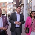 Mañueco llega a Benavente junto a José María Barrios y Beatriz Asensio