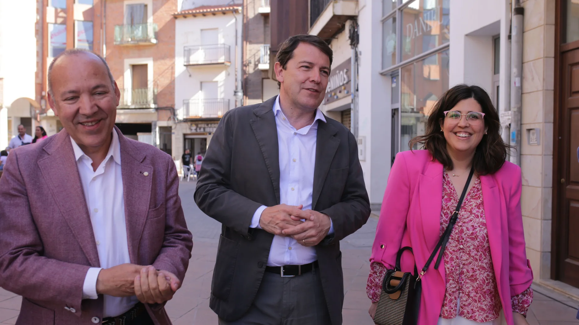 Mañueco llega a Benavente junto a José María Barrios y Beatriz Asensio