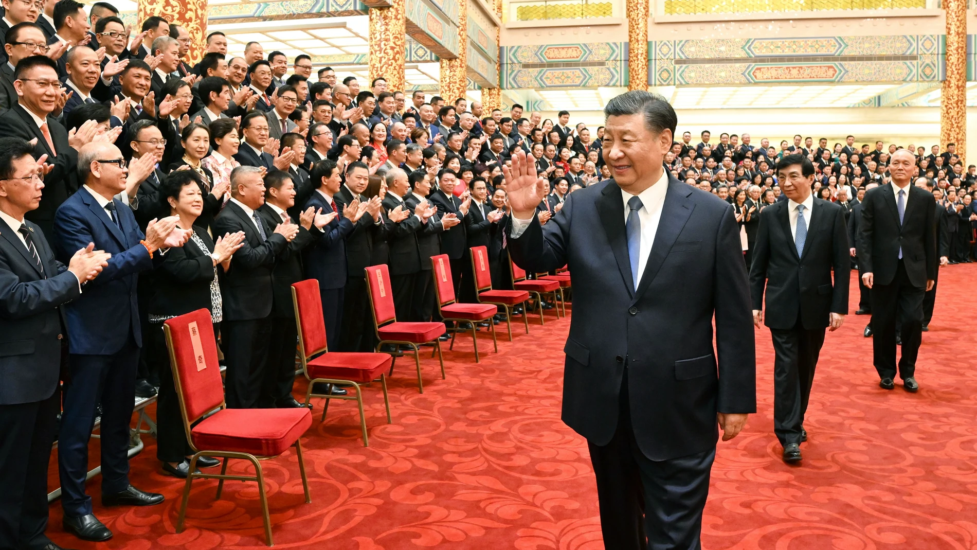 Beijing (China), 08/05/2023.- Chinese president Xi Jinping meets with representatives to the 10th Conference for Friendship of Overseas Chinese Associations at the Great Hall of the People in Beijing, China, 08 May 2023. EFE/EPA/XINHUA / Li Xueren CHINA OUT / MANDATORY CREDIT EDITORIAL USE ONLY