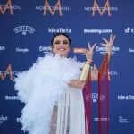 Blanca Paloma en la alfombra turquesa de Eurovisión 2023.