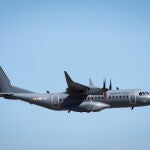 Primer avión C295 de la India durante su primer vuelo.