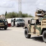 Tunisian soldiers secure area near Ghriba synagogue following attack