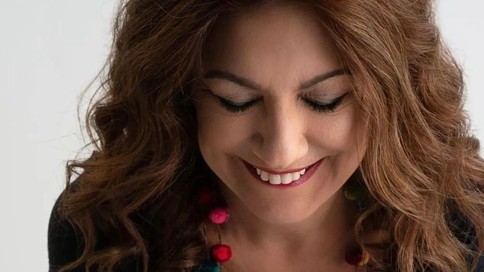 Andrea Centeno presenta el libro “La parte extraña”