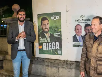 El candidato de VOX a la Presidencia de la Comunidad, José Ángel Antelo, y el candidato a la Alcaldía de Murcia, Luis Gestoso El candidato de VOX a la Presidencia de la Comunidad, José Ángel Antelo, y el candidato a la Alcaldía de Murcia, Luis Gestoso