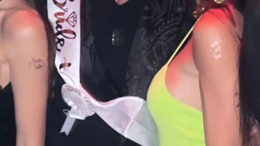 Marta López Álamo junto a Kiko Matamoros en su despedida de soltera