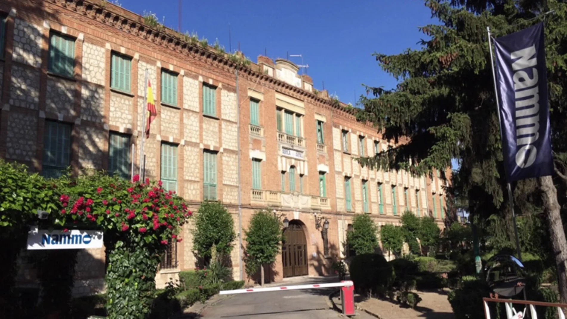 Fachada de la fábrica de Nammo Palencia.
