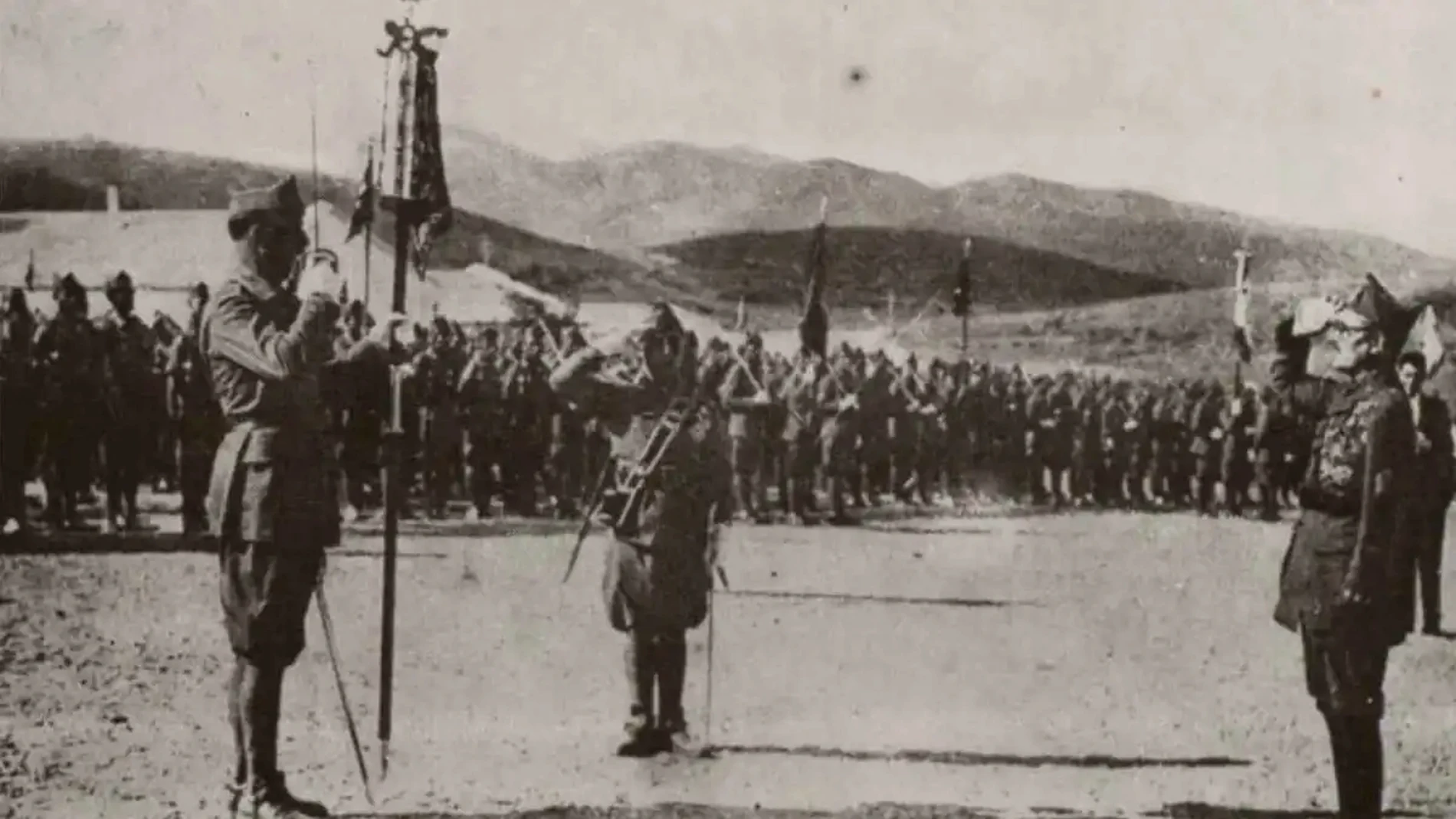Franco entrega en 1926 el mando del Tercio a Millán-Astray