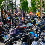 Desfile de motos Harley-Davidson por las calles de Madrid