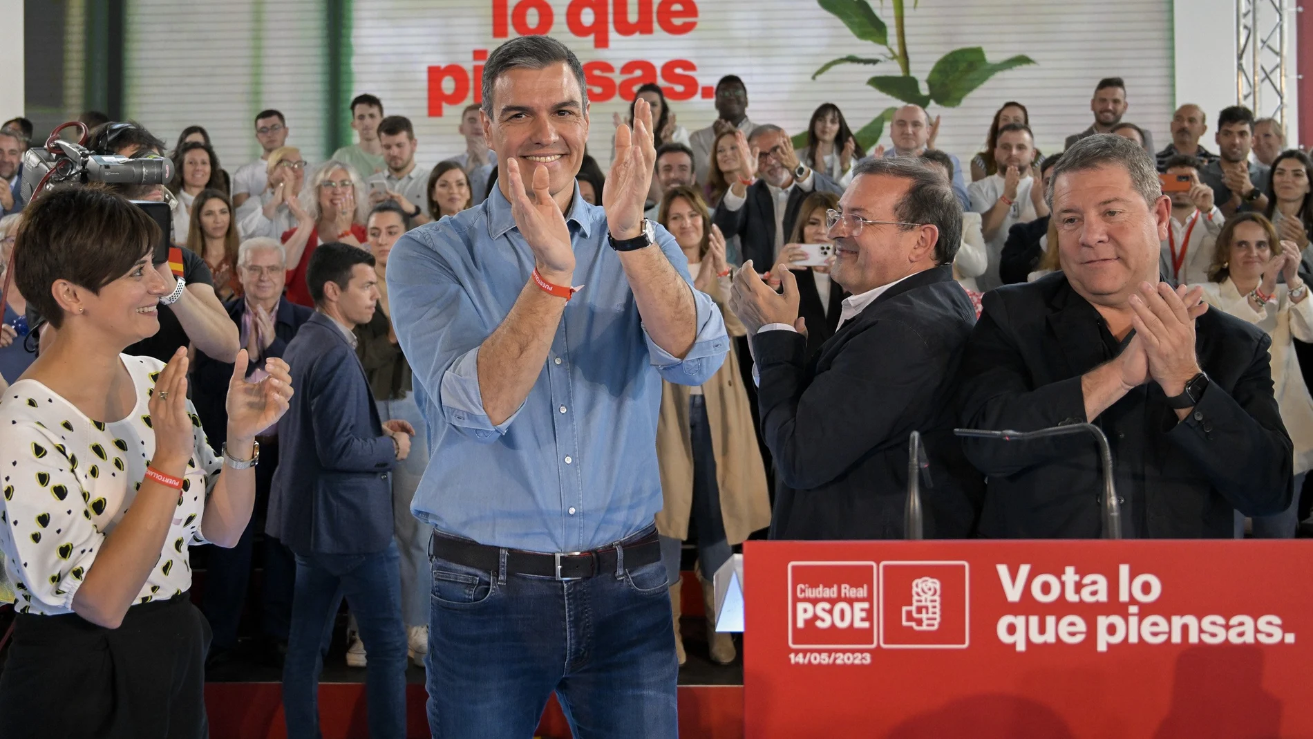 Sánchez estuvo ayer con Page en Puertollano