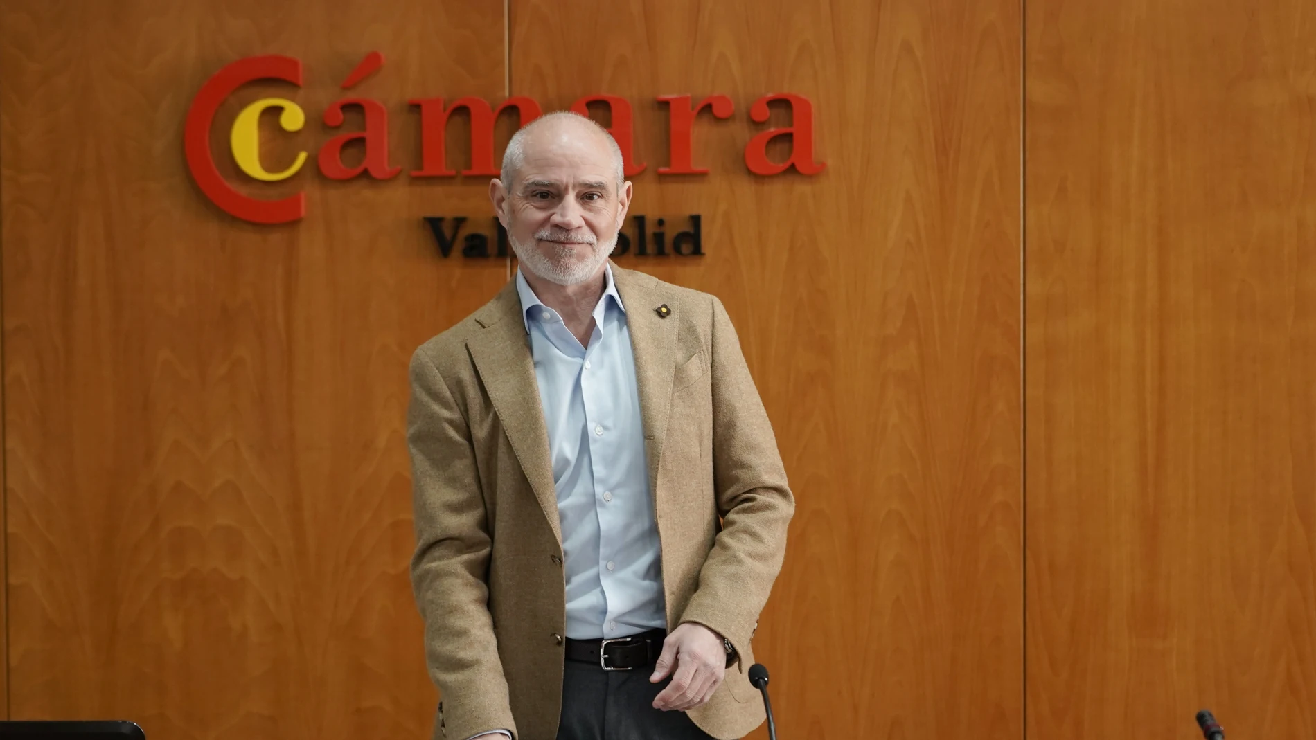 El presidente de la Cámara de Comercio de Valladolid, Víctor Caramanzana, presenta la I Cumbre Mundial de Mediación Empresarial