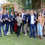 Los catadores de la añada junto al presidente de la DO Rafael Blanco