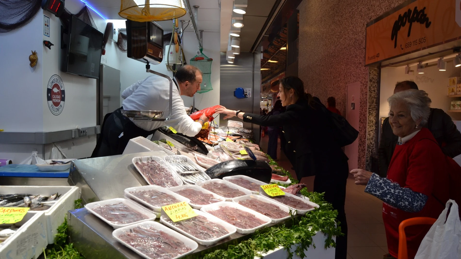 El servicio de Cardiología del Hospital Universitario Río Hortega de Valladolid organiza una formación para pacientes sobre alimentación cardiosaludable en el Mercado de El Val