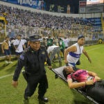 Estampida en el estadio Cuscatlan en San Salvador