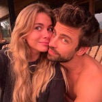 Gerard Piqué junto a Clara Chía 