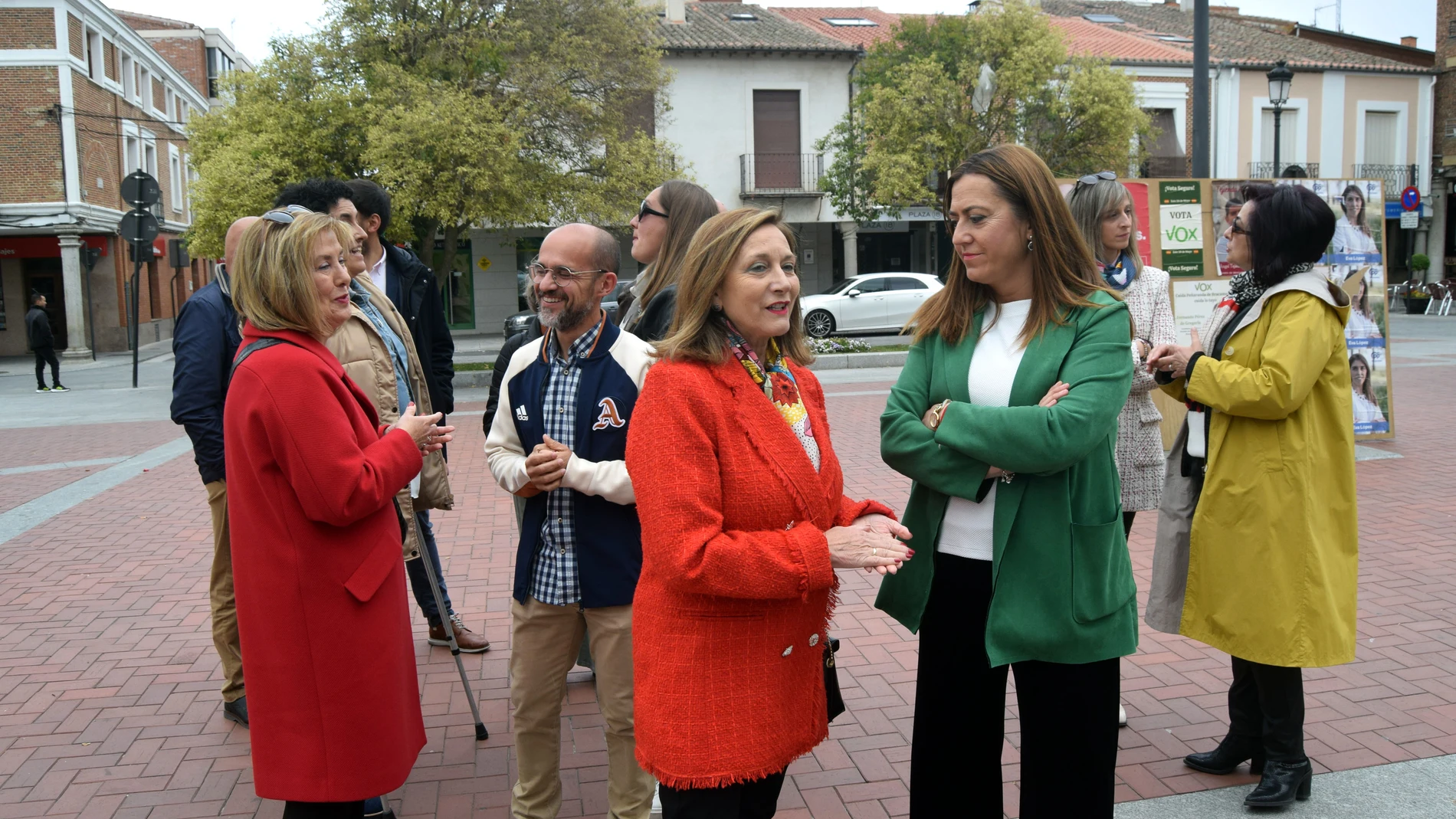 Virginia Barcones arropa a la candidata del PSOE de Peñaranda de Bracamonte