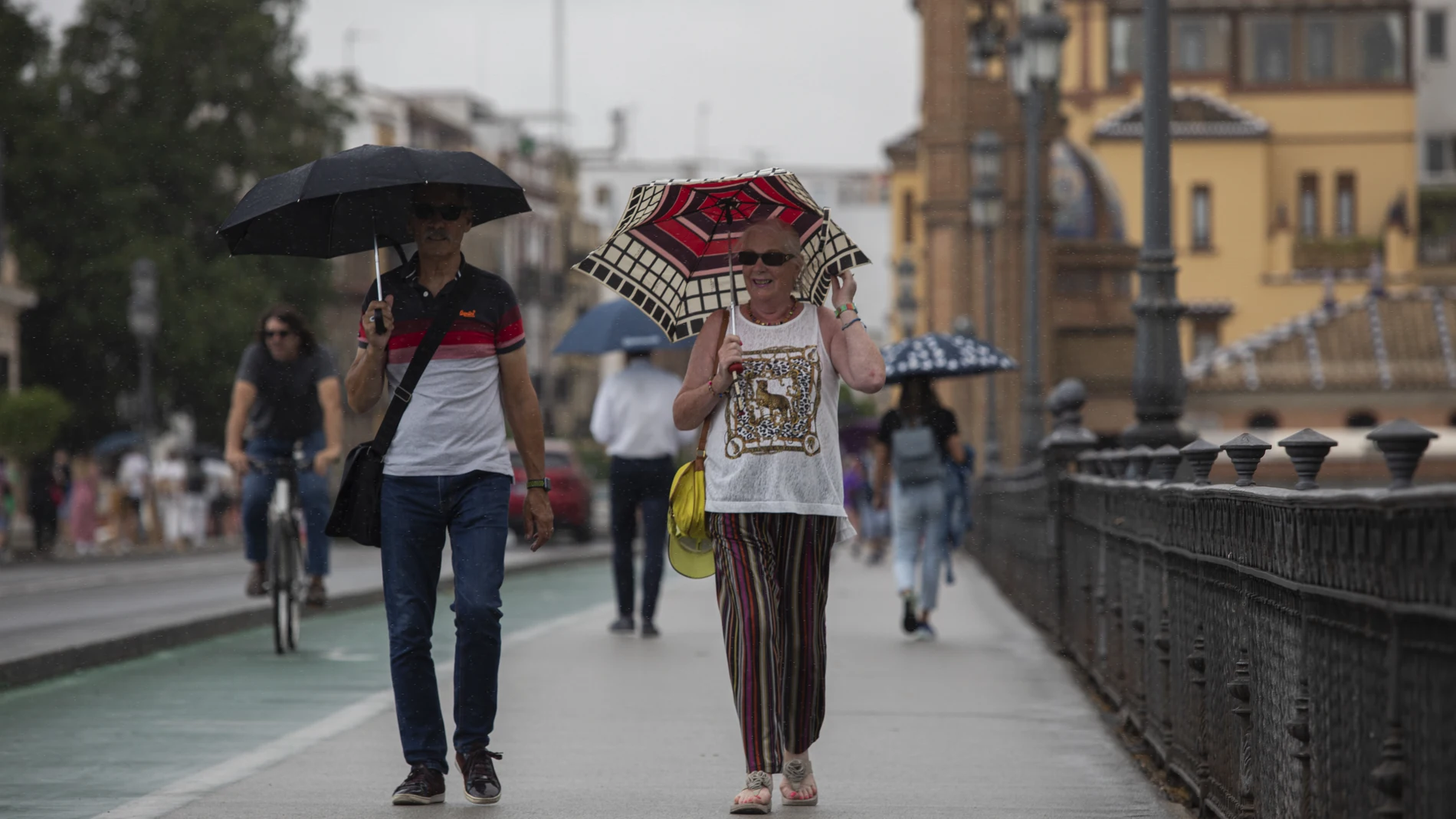 El extremo norte y sureste peninsular tendrán este lunes aviso naranja y amarillo por lluvias, tormentas y oleaje