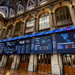 La Bolsa se da la vuelta y sube un 0,22 por ciento tras abrir en rojo