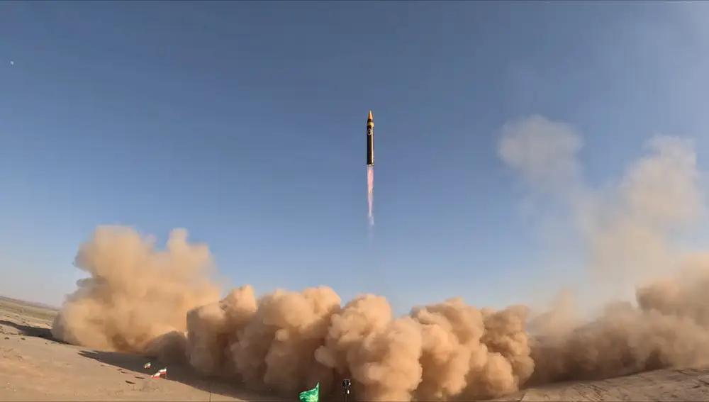 Iran unveils new ballistic missile