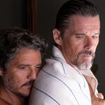 Ethan Hawke y Pedro Pascal en "Extraña forma de vida"