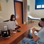 Enfermeros, médicos y farmacéuticos, las profesiones sanitarias con más colegiados en 2022