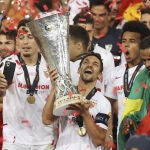 Jesús Navas, con la última Europa League del Sevilla FC