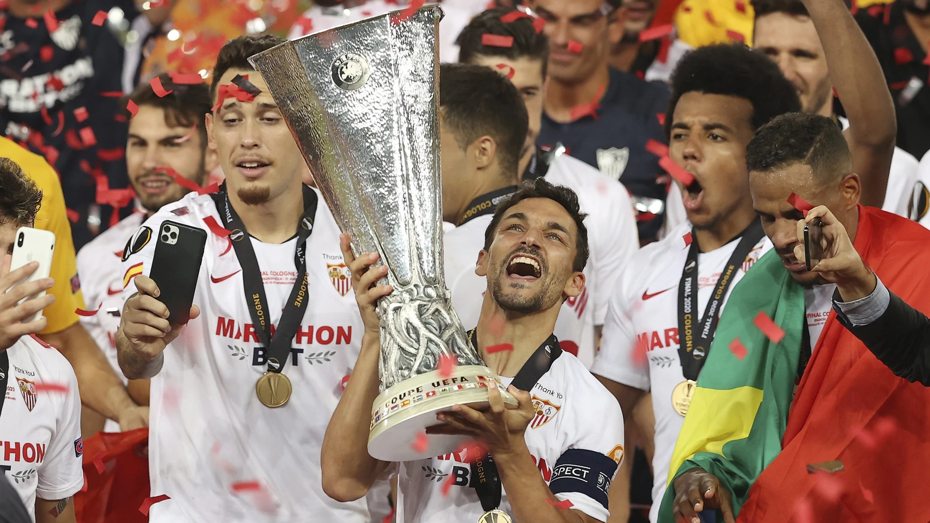 Jesús Navas, con la última Europa League del Sevilla FC