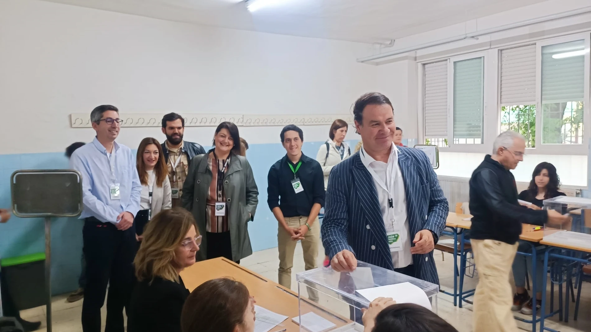 Manuel Carlos Vallejo ejerce su derecho al voto