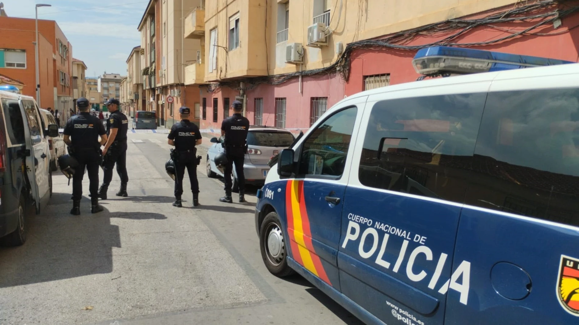 MURCIA.-Sucesos.- Hallan 6 plantaciones con más de mil plantas de marihuana en varias viviendas del barrio murciano de Espinardo