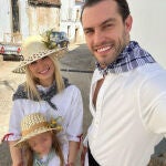 Soraya y Miguel Ángel Herrera junto a su hija mayor