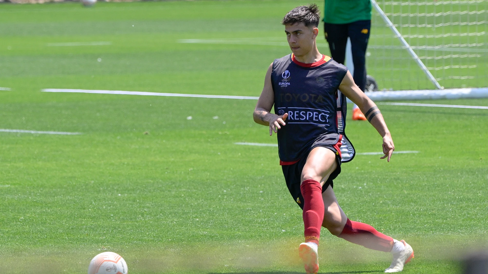 30 May 2023, Italy, Rome: Roma's Paulo Dybala takes part in a training session for the team at Fulvio Bernardini Training Center ahead of Wednesday's UEFA Europa League final soccer match aganist Sevilla FC. Photo: Fabrizio Corradetti/LaPresse via ZUMA Press/dpa Fabrizio Corradetti/Lapresse Via / Dpa 30/05/2023 ONLY FOR USE IN SPAIN