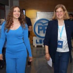 La candidata del PP Margarita Torre junto a la presidenta provincial Ester Muñoz