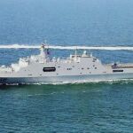 Un barco de desembarco anfibio Tipo 071 de la Armada china