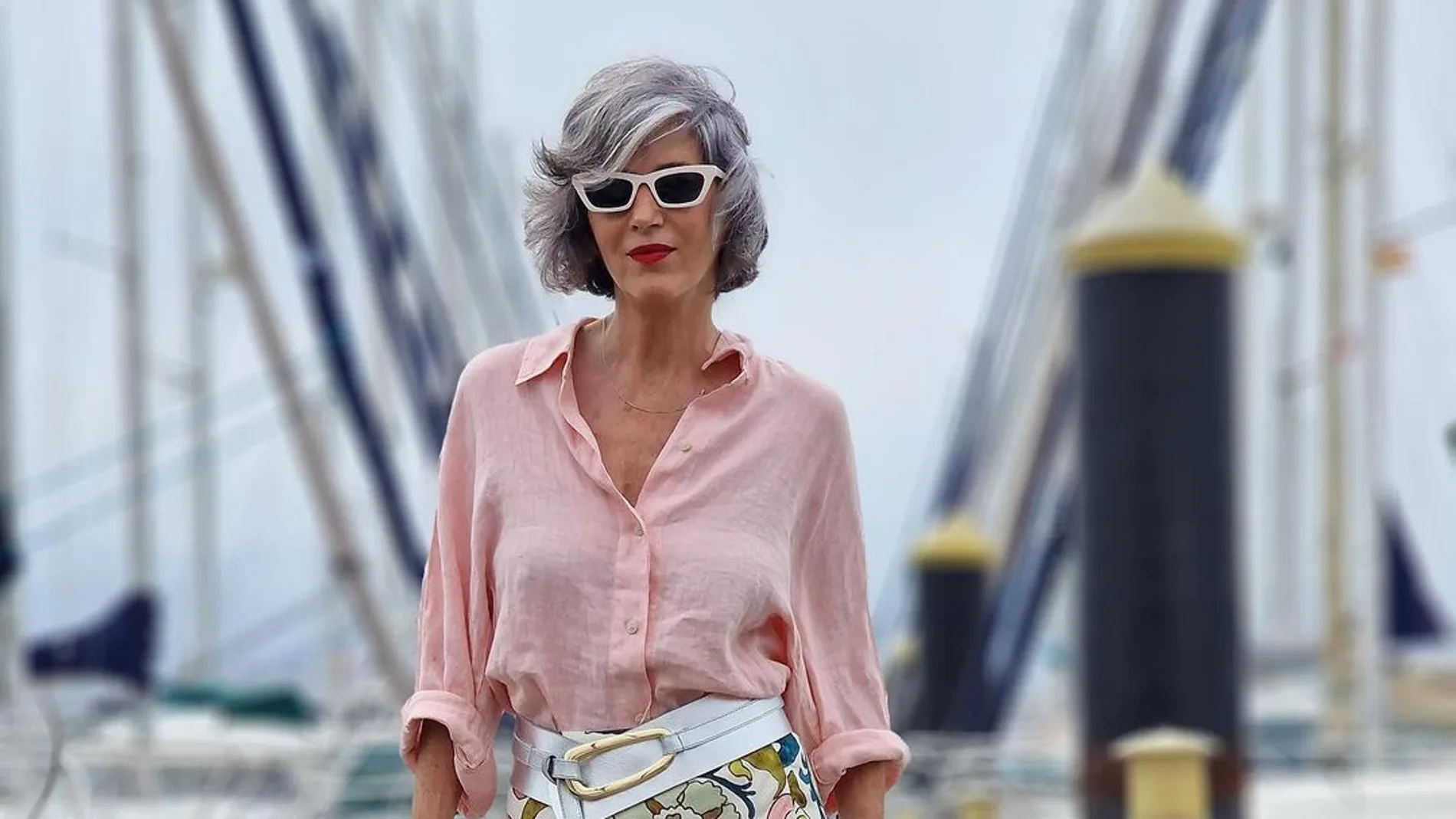 Carmen Gimeno con falda midi de Zara.