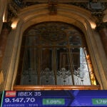 El Ibex 35 amanece con un alza del 0,84% tras la 'luz verde' al acuerdo sobre el techo de deuda en EEUU 