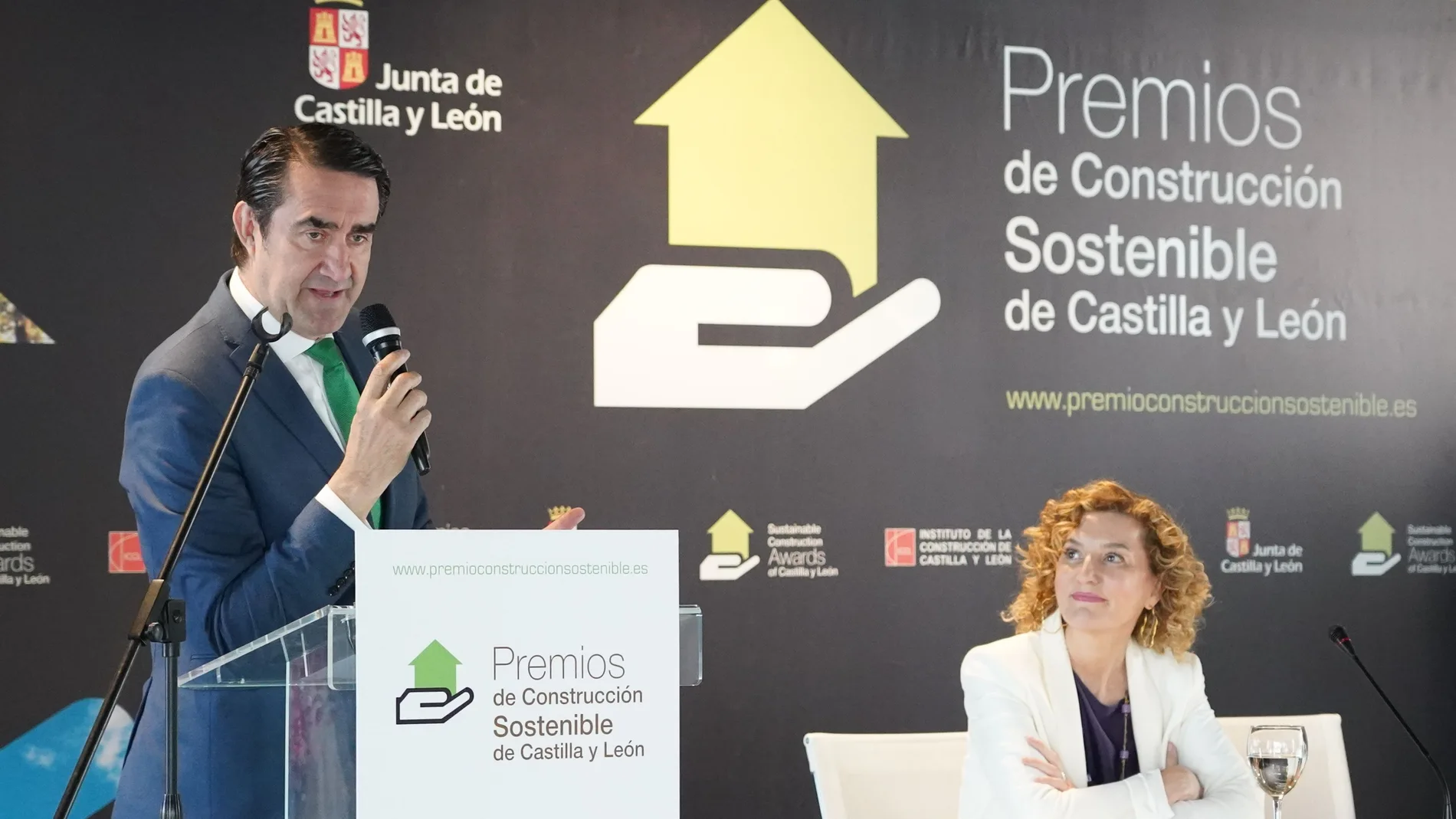 l consejero de Medio Ambiente, Vivienda y Ordenación del Territorio, Juan Carlos Suárez-Quiñones, participa en la jornada de presentación de la décima edición de los Premios de Construcción Sostenible de Castilla y León