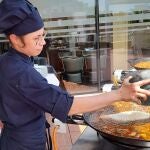 Imagen del "showcooking" de la presentación de las Semanas Gastronómicas del Arroz de El Corte Inglés