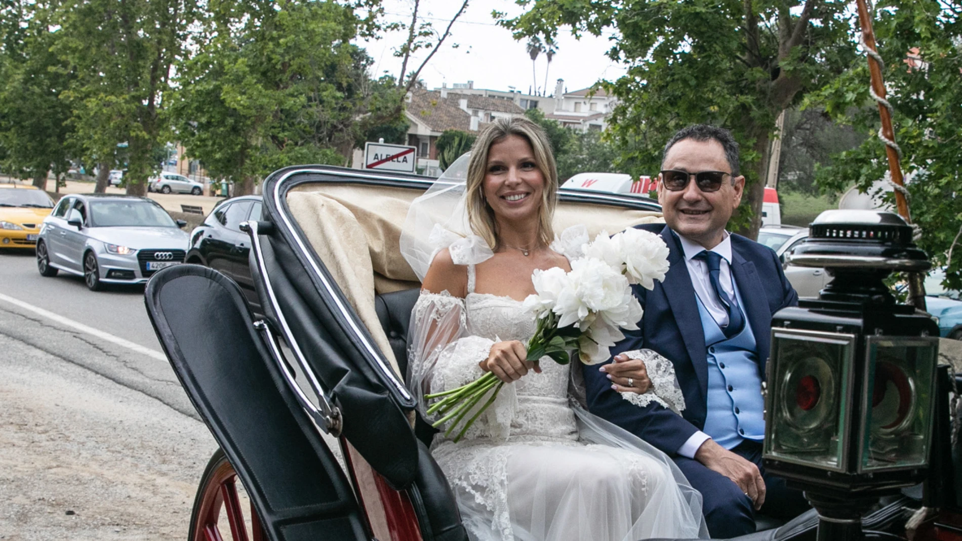 Nuria Tomás junto a su padre