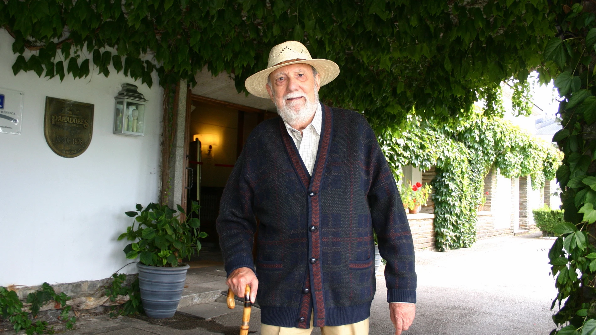 El escritor y poeta Antonio Pereira, en una foto de archivo en el Parador de Villafranca del Bierzo (León), que lleva su nombre