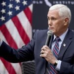 VÍDEO: EEUU.- Mike Pence presenta la documentación para ser candidato presidencial