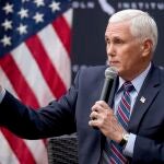 EEUU.- Mike Pence presenta la documentación para ser candidato presidencial