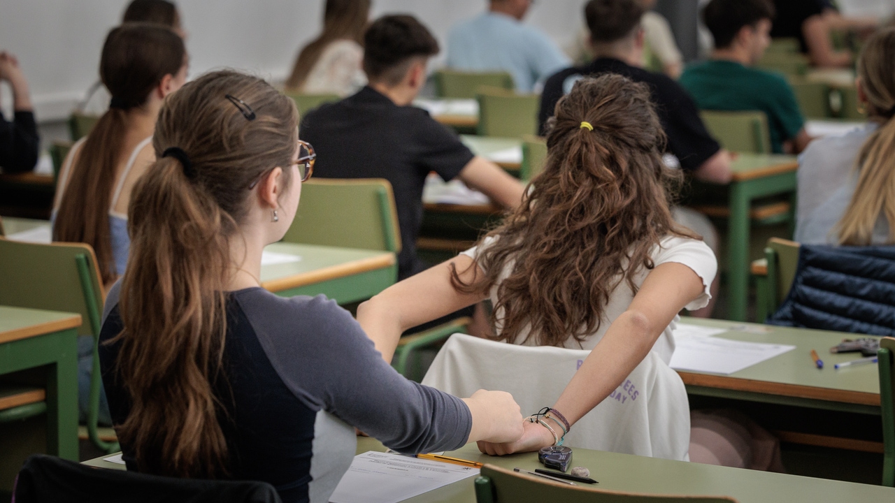 Valenciano o castellano en la PAU, el motivo por el que Educación quiere cambiar el sistema de calificación