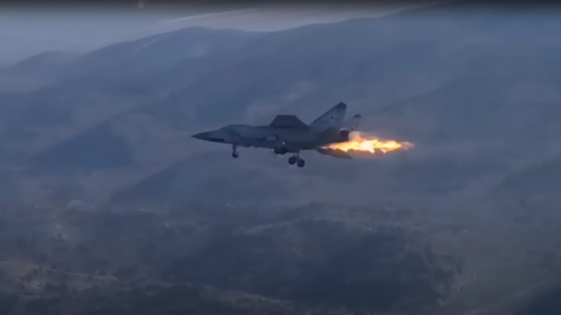 Un MiG-31 ruso antes de estrellarse