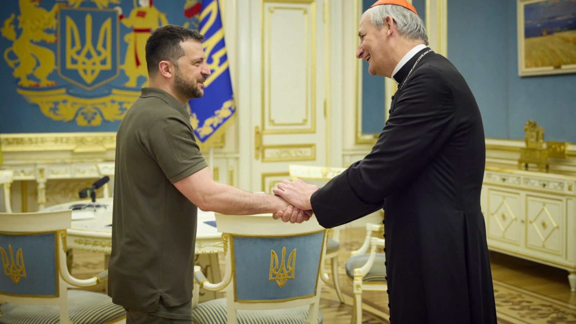 Volodimir Zelenski recibe en Kyiv al enviado del Vaticano, el cardenal Matteo Zuppi
