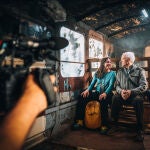 Los usuarios del tren de vía estrecha de León protagonizan el nuevo cortometraje de Isabel Medarde, "El tren del olvido"
