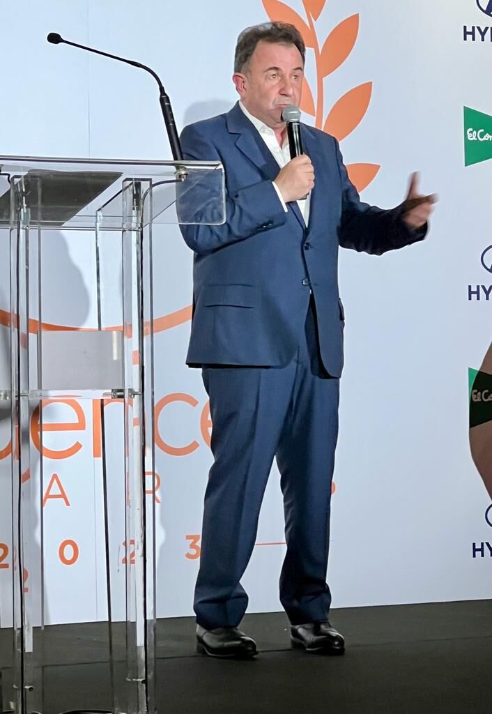 Martin Berasategui recogiendo su premio Influencer 2023