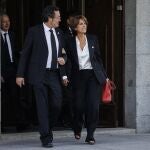 El fiscal General del Estado, Álvaro García Ortiz y la exfiscal general del Estado y nueva fiscal de Sala de la Fiscalía Togada del Tribunal Supremo, Dolores Delgado, a su salida del acto de juramento o promesa de Fiscales de Sala del Tribunal Supremo, en la sede del Tribunal Supremo, a 18 de octubre de 2022, en Madrid (España). 
