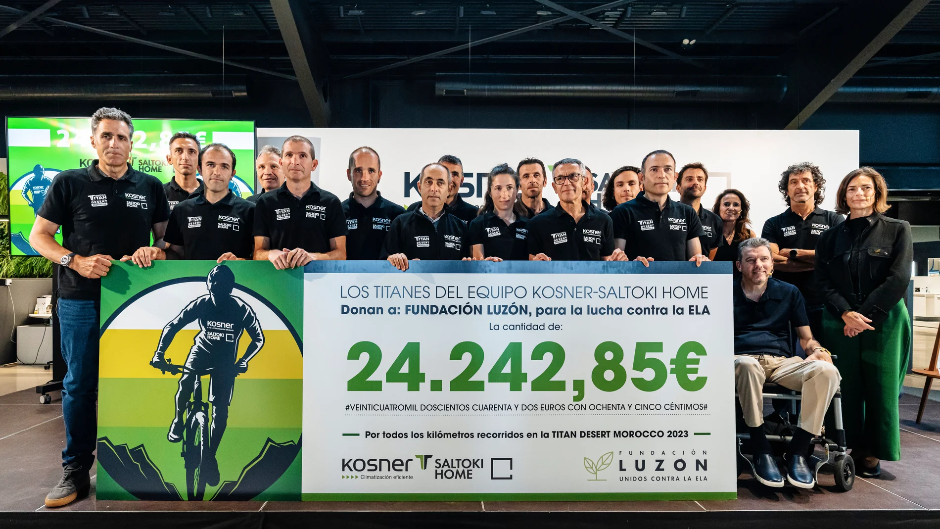 Indurain y el equipo Kosner Saltoki-Home entregan más de 24.000 euros a Juan Carlos Unzué para la lucha contra la ELA