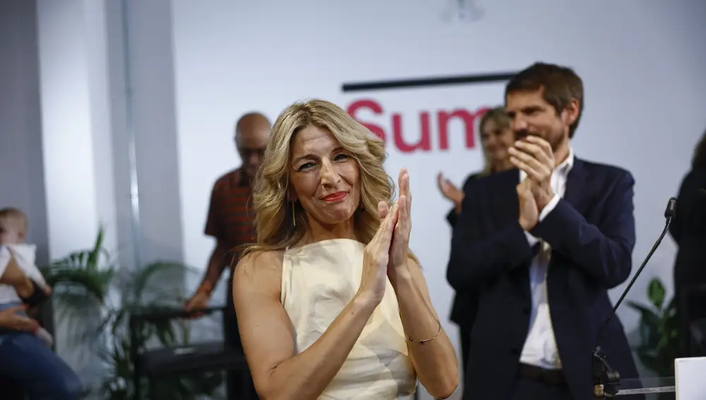 La vicepresidenta segunda del Gobierno y líder de Sumar, Yolanda Díaz, comparece ante los medios este sábado tras el acuerdo alcanzado con Podemos para integrarse en la coalición sin Irene Montero, un acuerdo que anoche permitió registrar ante la Junta Electoral esta plataforma formada por 15 partidos de la izquierda que concurrirán juntos a las elecciones del 23J.