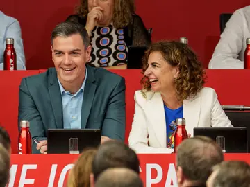 Pedro Sánchez y María Jesús Montero en la Ejecutiva del PSOE en Ferraz Pedro Sánchez y María Jesús Montero en la Ejecutiva del PSOE en Ferraz